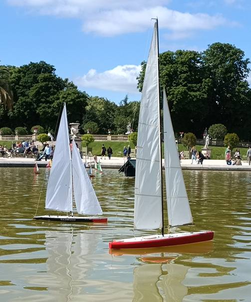club nautique du luco jardin du Luxembourg Paris pond boat