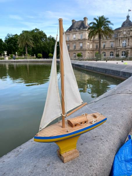 club nautique du luco jardin du Luxembourg Paris pond boat