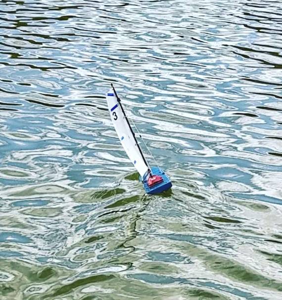 club nautique du luco jardin du Luxembourg Paris pond boat