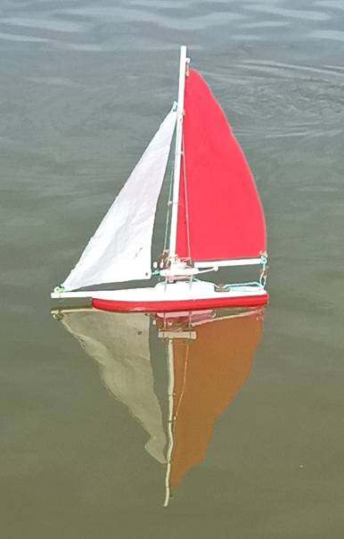 club nautique du luco jardin du Luxembourg Paris pond boat