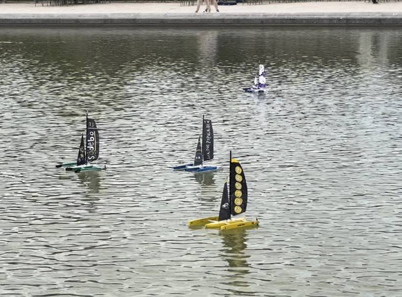club nautique du luco jardin du Luxembourg Paris pond boat