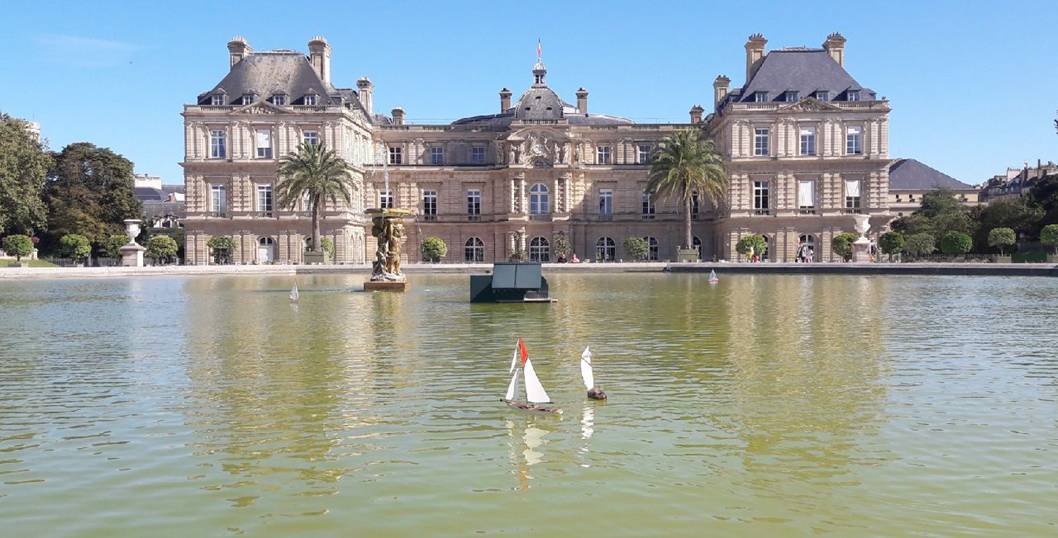 club nautique du luco jardin du Luxembourg Paris pond boat