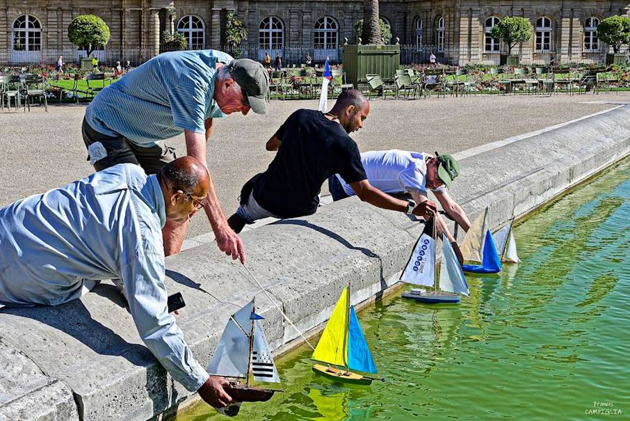 club nautique du luco jardin du Luxembourg Paris pond boat