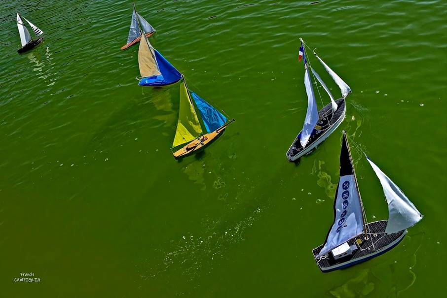 club nautique du luco jardin du Luxembourg Paris pond boat