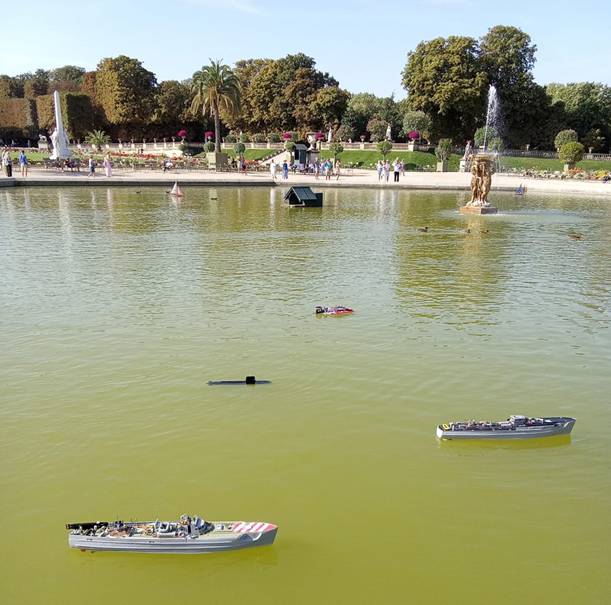 club nautique du luco jardin du Luxembourg Paris pond boat
