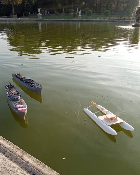 club nautique du luco jardin du Luxembourg Paris pond boat