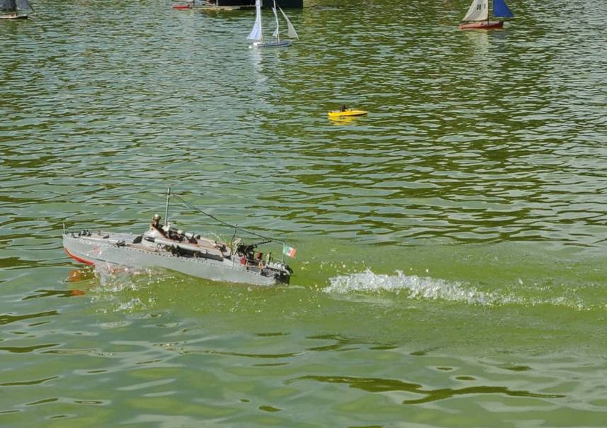 club nautique du luco jardin du Luxembourg Paris pond boat