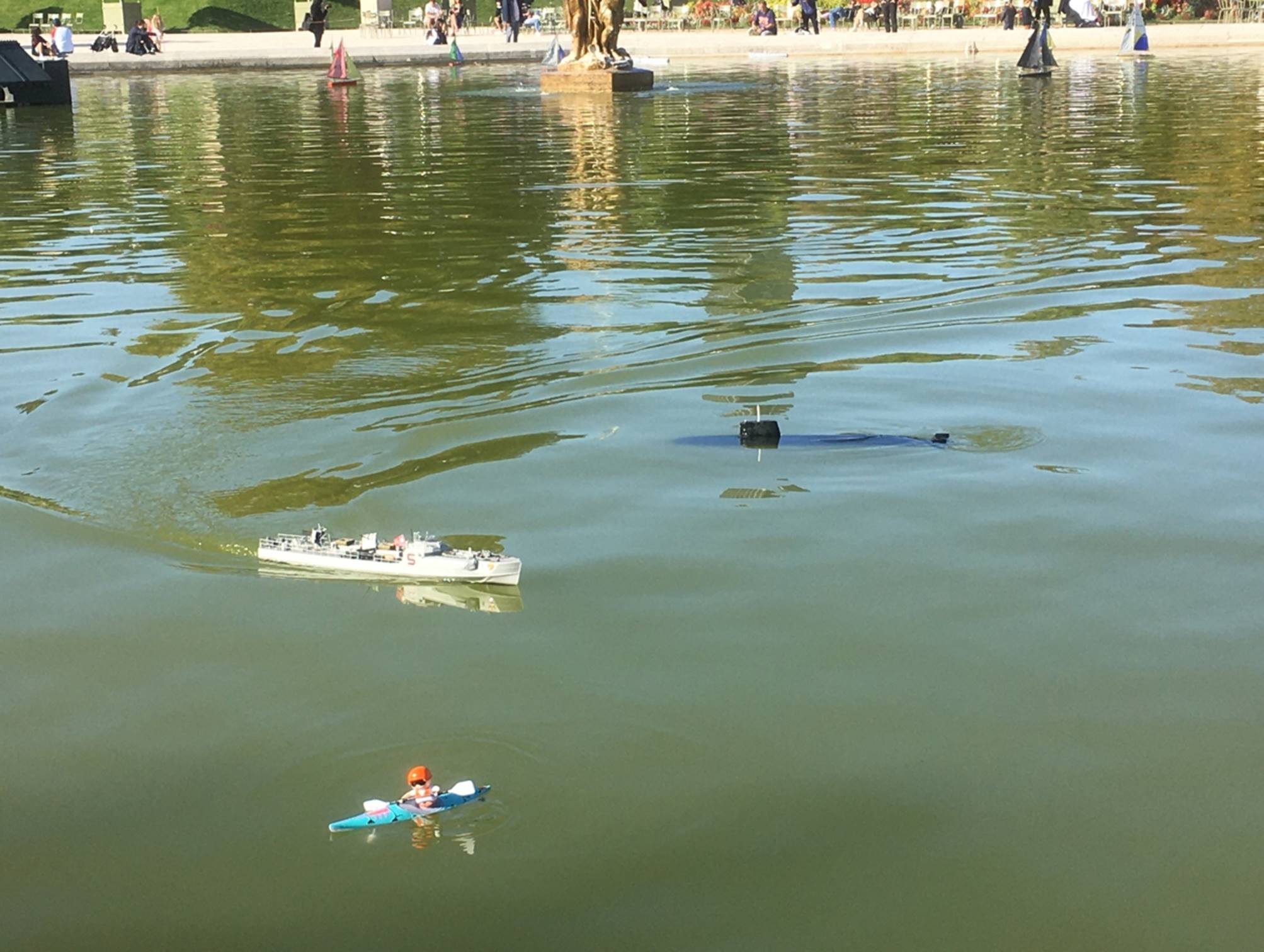 club nautique du luco jardin du Luxembourg Paris pond boat