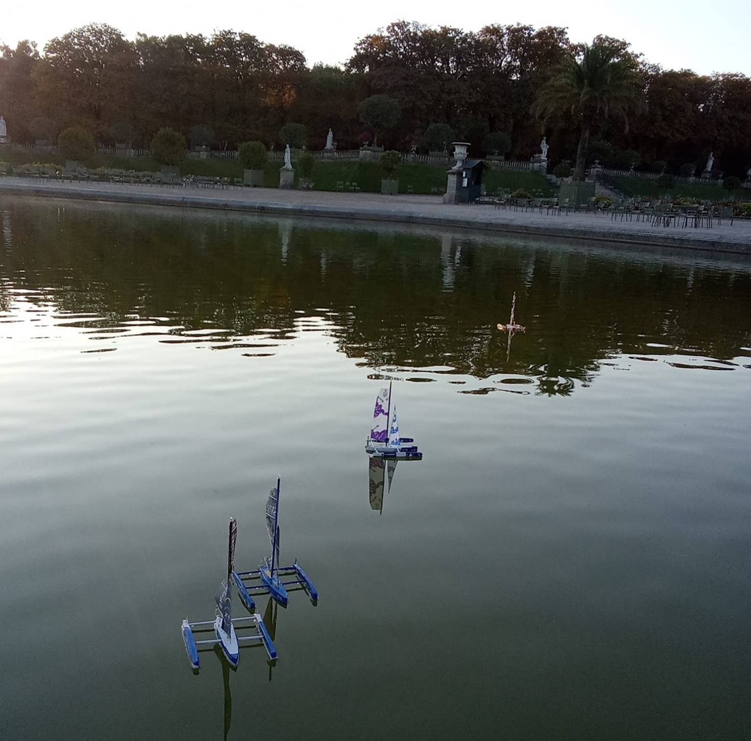 club nautique du luco jardin du Luxembourg Paris pond boat