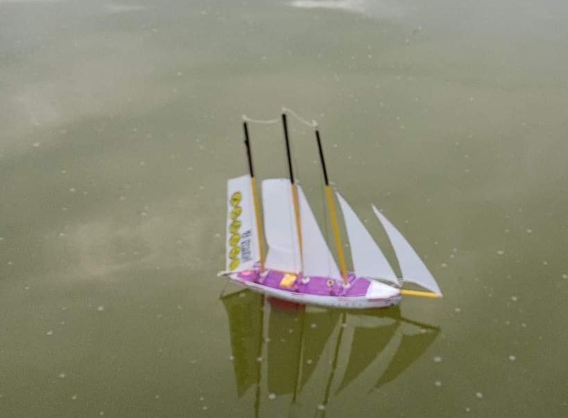club nautique du luco jardin du Luxembourg Paris pond boat