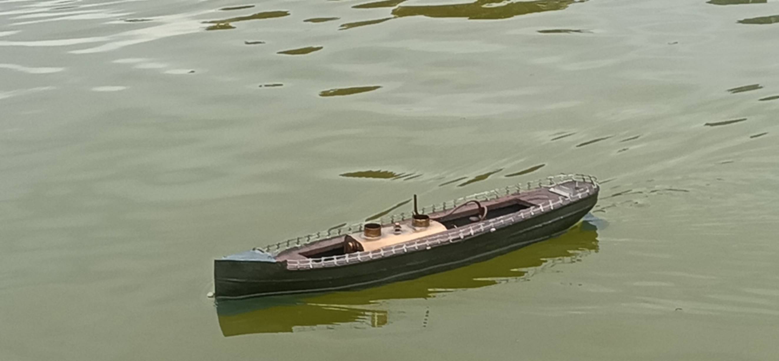 club nautique du luco jardin du Luxembourg Paris pond boat