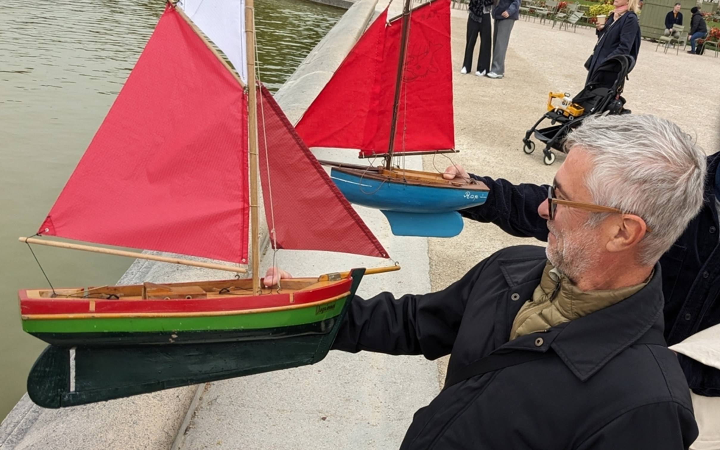 club nautique du luco jardin du Luxembourg Paris pond boat