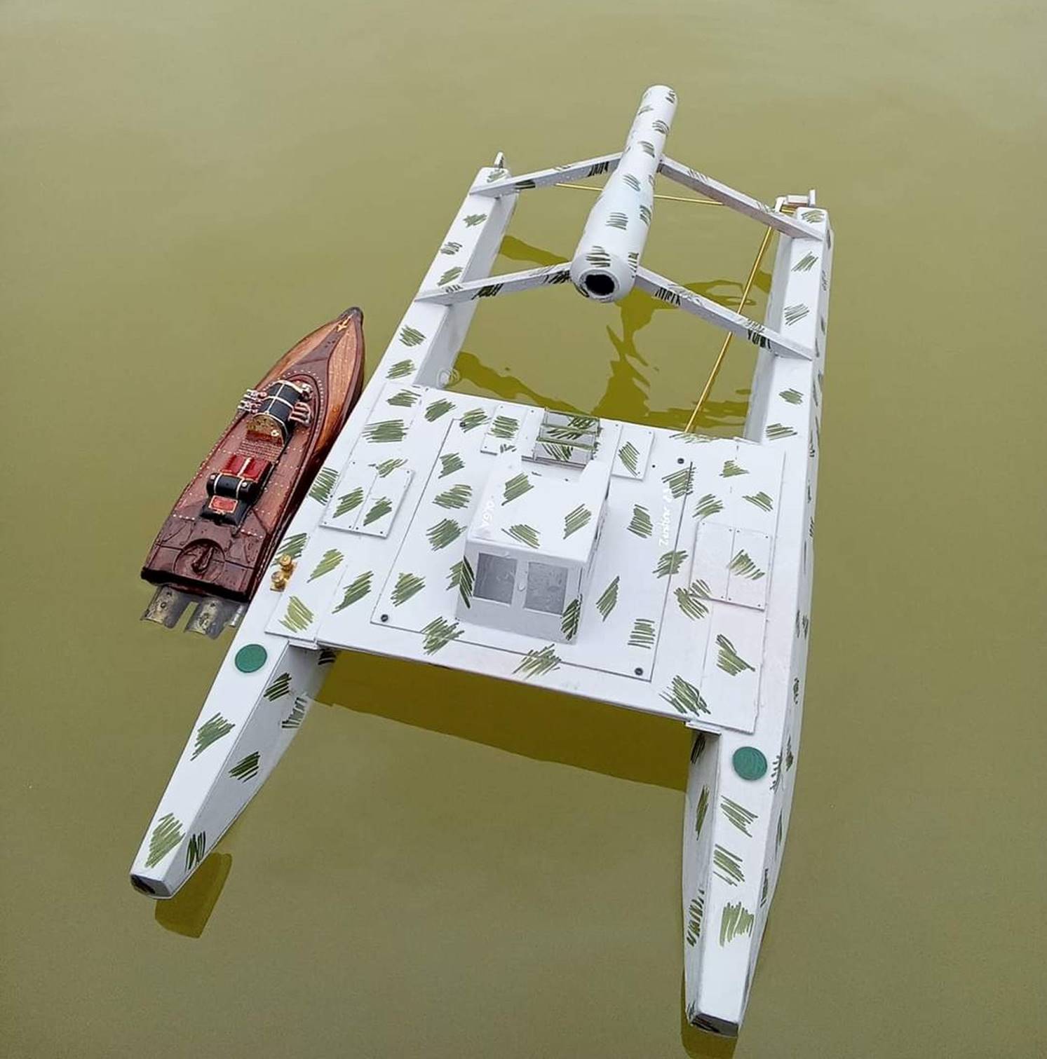 club nautique du luco jardin du Luxembourg Paris pond boat