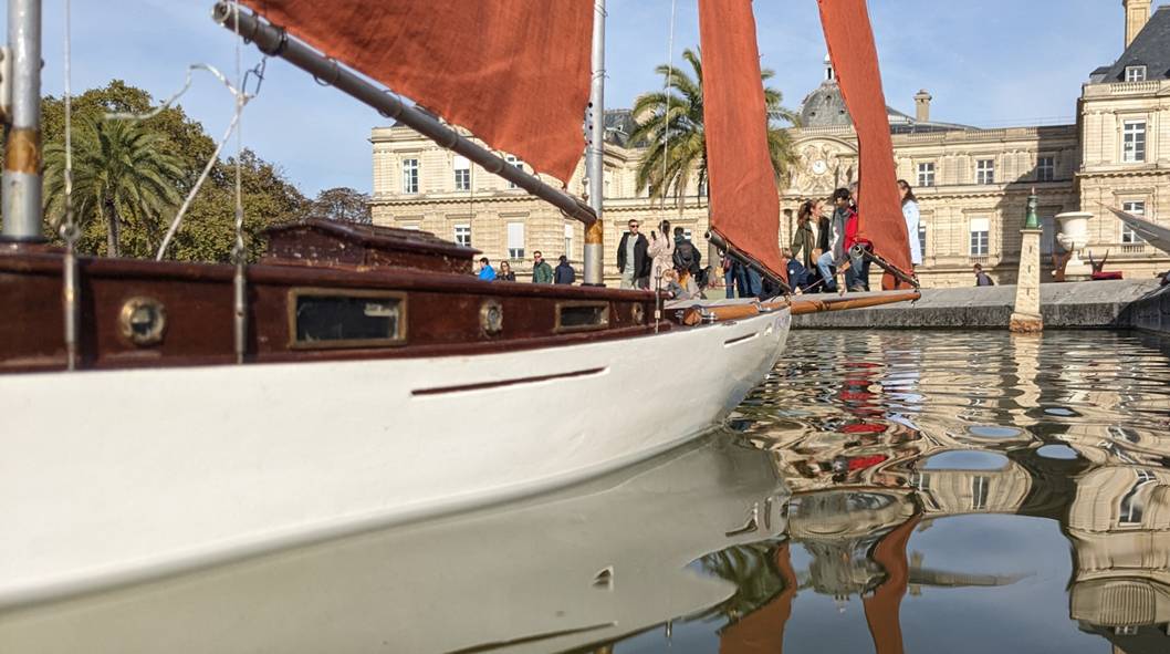 club nautique du luco jardin du Luxembourg Paris pond boat
