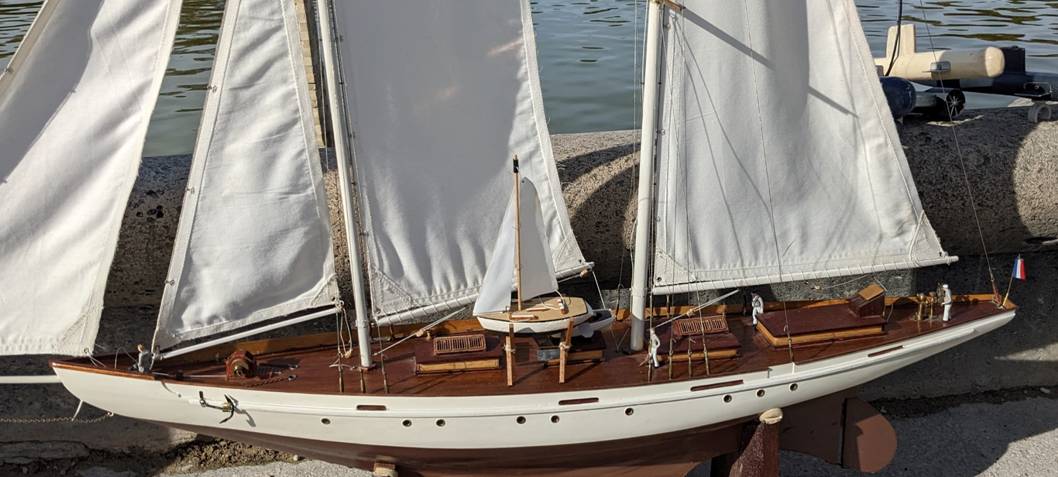 club nautique du luco jardin du Luxembourg Paris pond boat