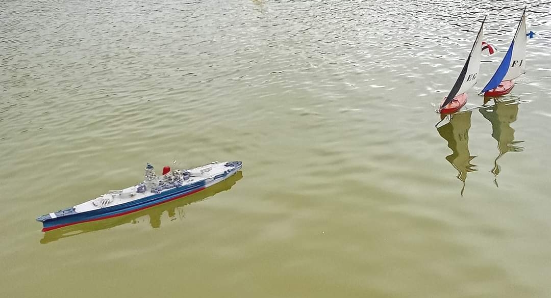 club nautique du luco jardin du Luxembourg Paris pond boat