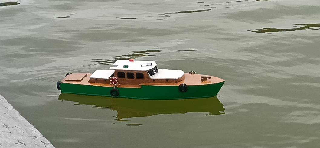 club nautique du luco jardin du Luxembourg Paris pond boat