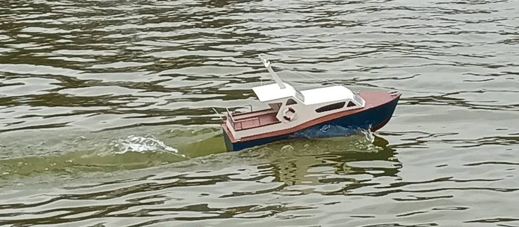 club nautique du luco jardin du Luxembourg Paris pond boat