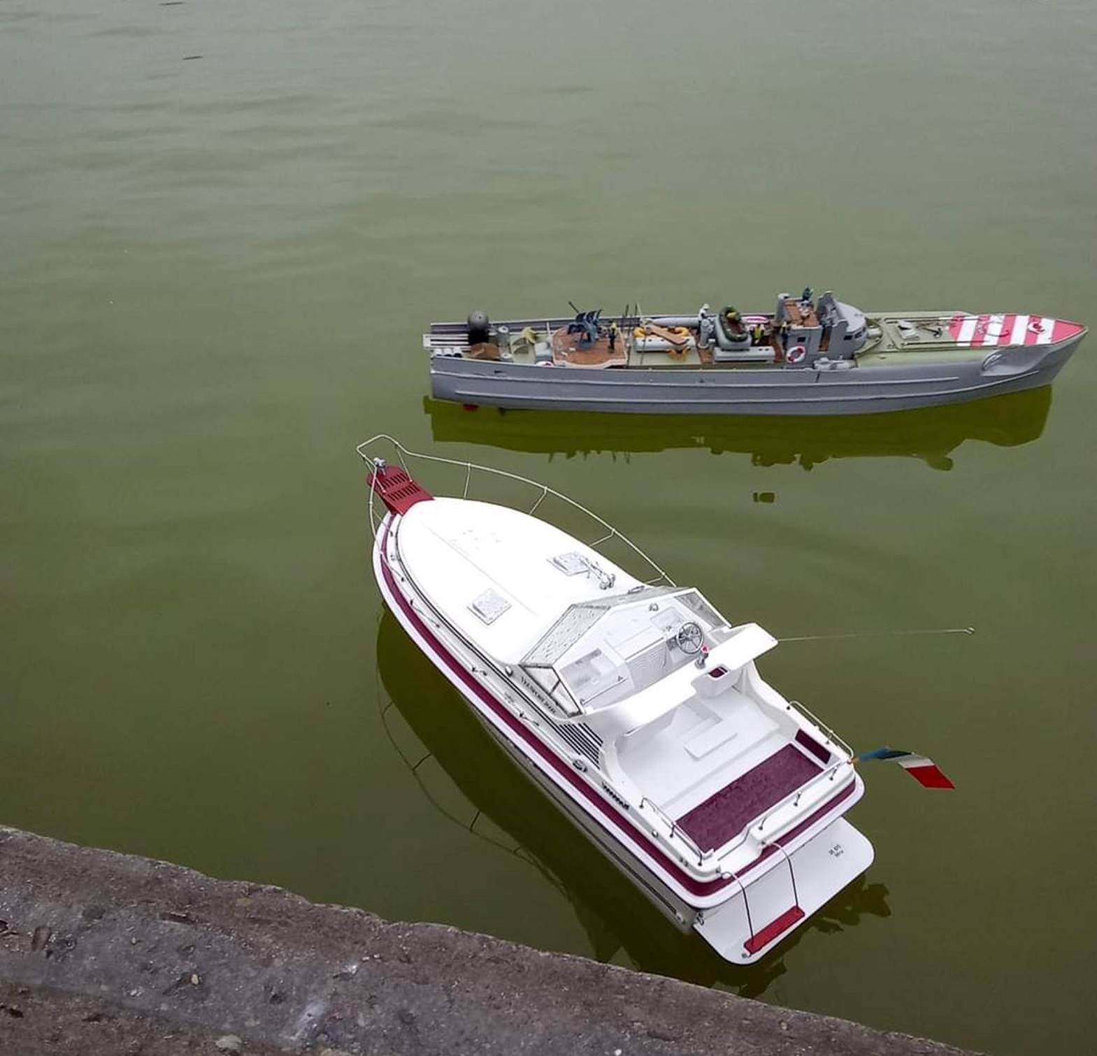club nautique du luco jardin du Luxembourg Paris pond boat