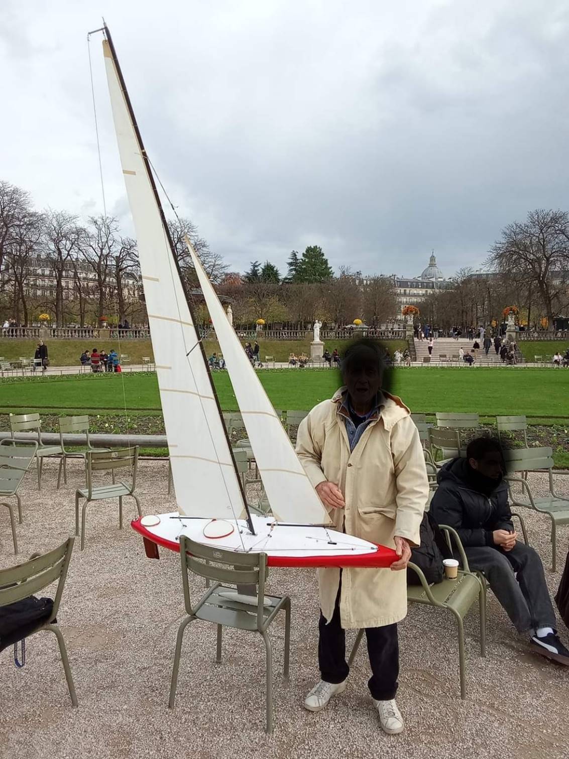 club nautique du luco jardin du Luxembourg Paris pond boat