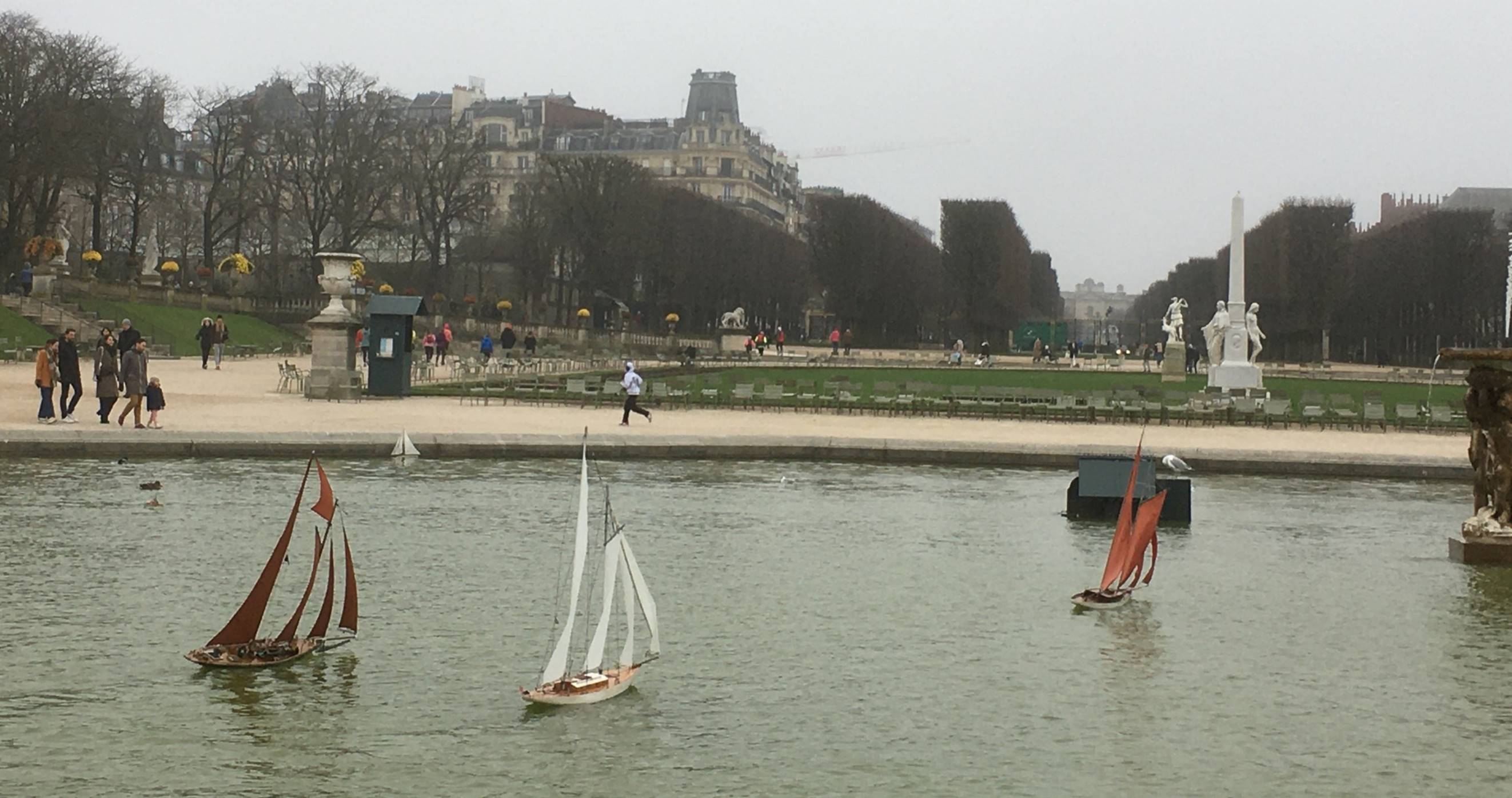 club nautique du luco jardin du Luxembourg Paris pond boat