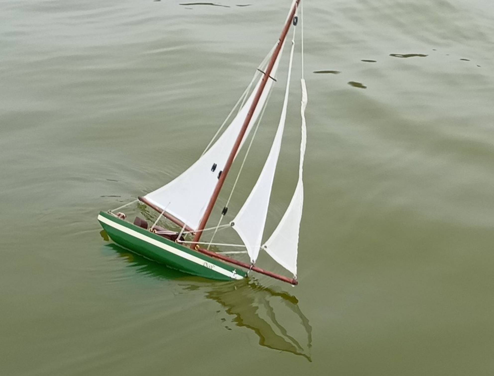 club nautique du luco jardin du Luxembourg Paris pond boat