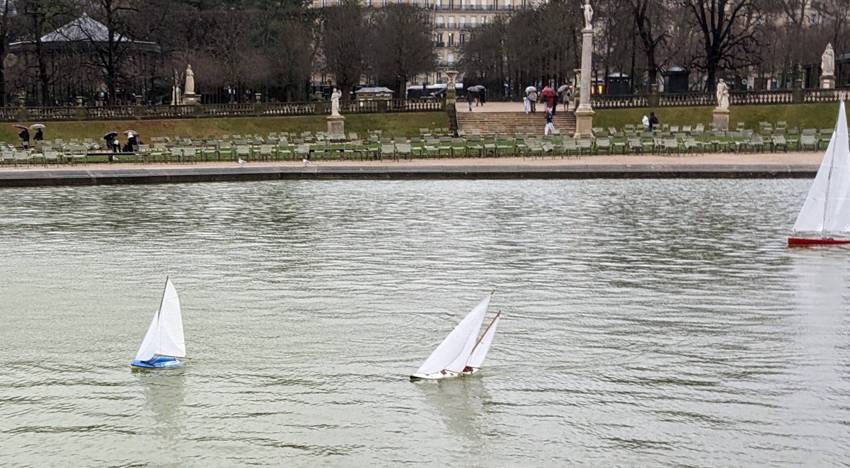 club nautique du luco jardin du Luxembourg Paris pond boat