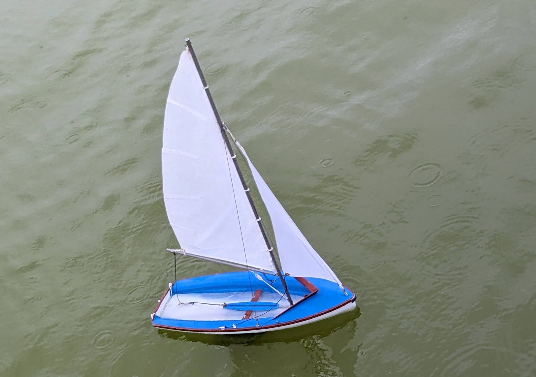 club nautique du luco jardin du Luxembourg Paris pond boat