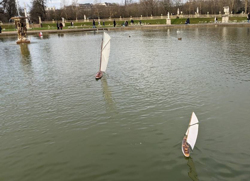club nautique du luco jardin du Luxembourg Paris pond boat