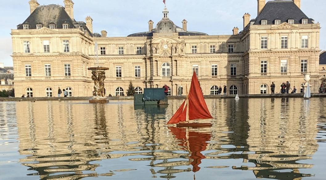 club nautique du luco jardin du Luxembourg Paris pond boat