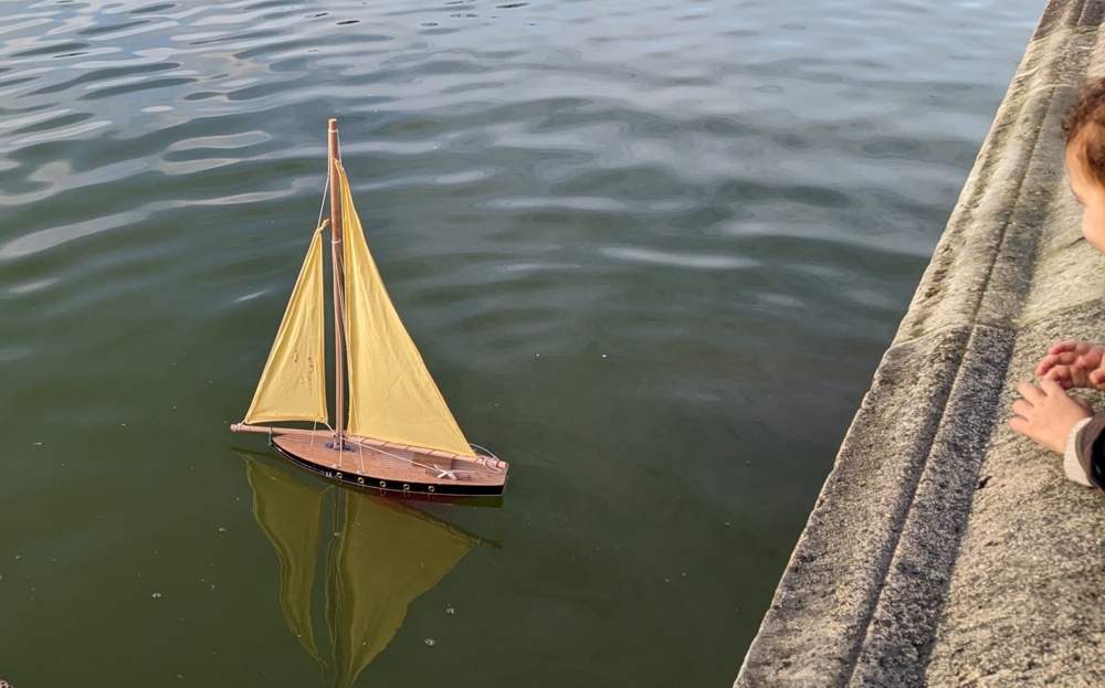 club nautique du luco jardin du Luxembourg Paris pond boat