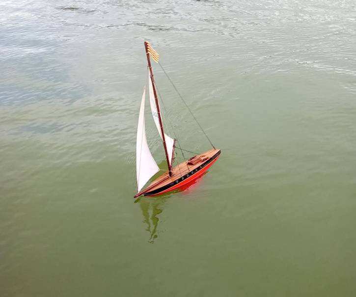 club nautique du luco jardin du Luxembourg Paris pond boat