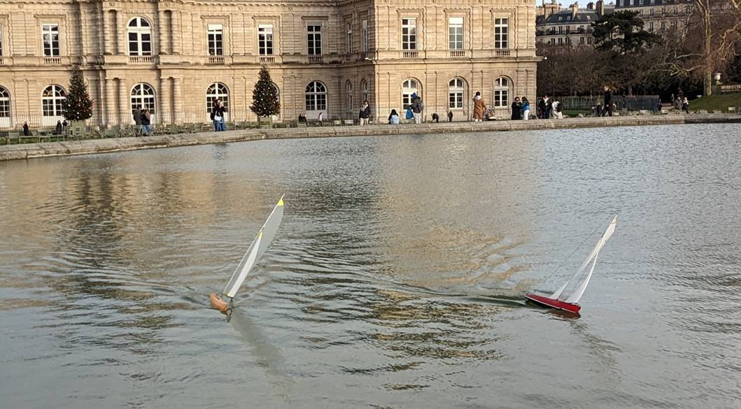 club nautique du luco jardin du Luxembourg Paris pond boat