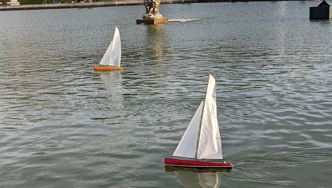 club nautique du luco jardin du Luxembourg Paris pond boat