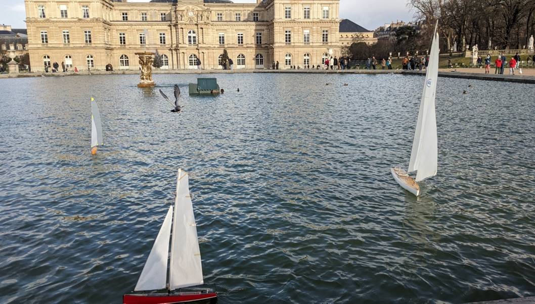 club nautique du luco jardin du Luxembourg Paris pond boat