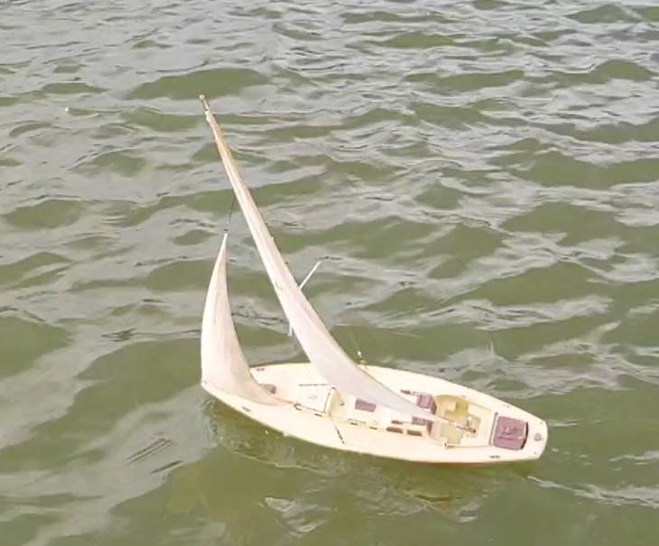 club nautique du luco jardin du Luxembourg Paris pond boat