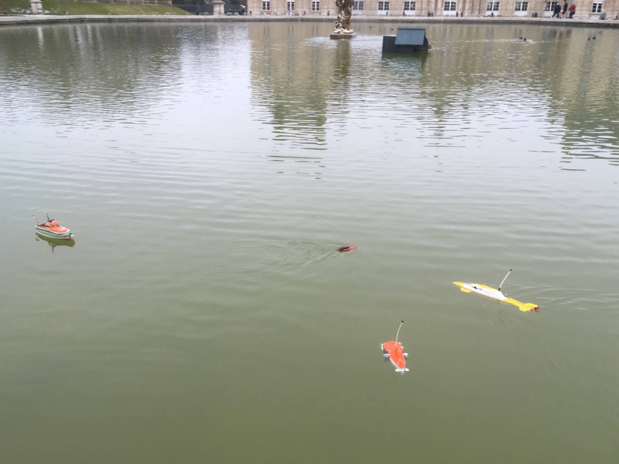 club nautique du luco jardin du Luxembourg Paris pond boat