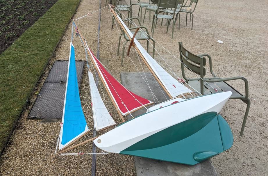 club nautique du luco jardin du Luxembourg Paris pond boat