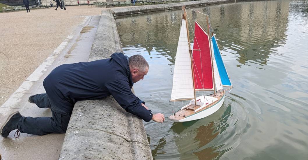 club nautique du luco jardin du Luxembourg Paris pond boat