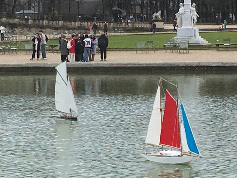club nautique du luco jardin du Luxembourg Paris pond boat