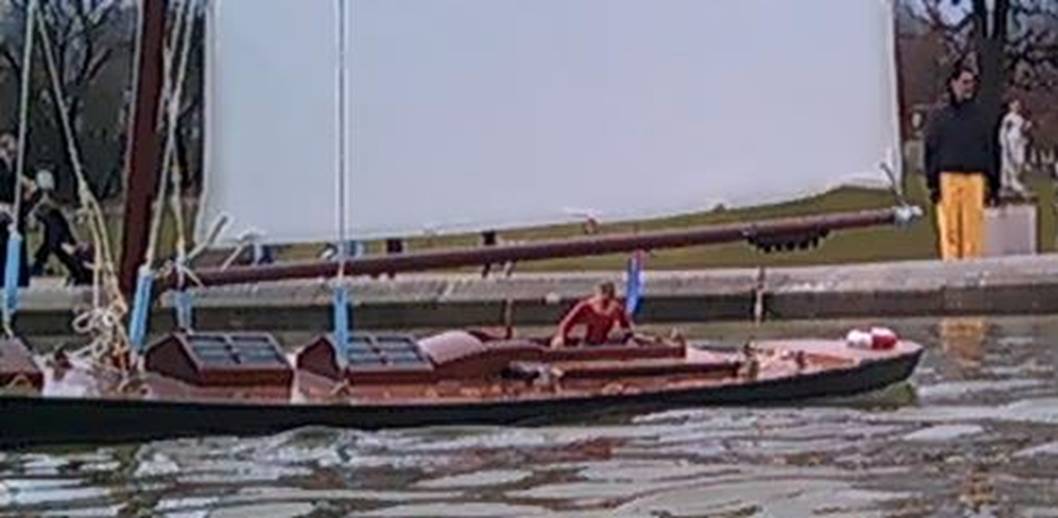 club nautique du luco jardin du Luxembourg Paris pond boat