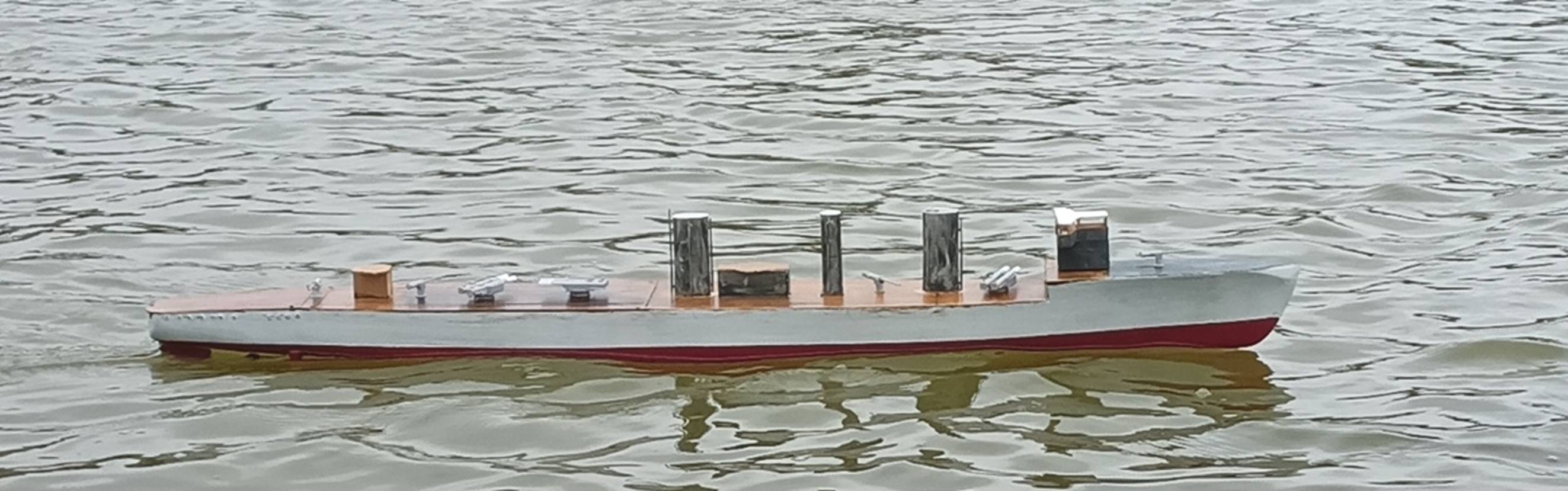 club nautique du luco jardin du Luxembourg Paris pond boat