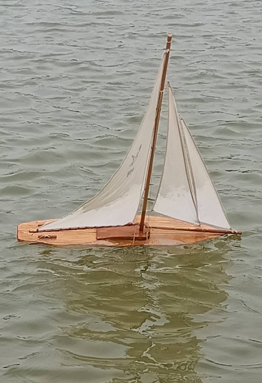 club nautique du luco jardin du Luxembourg Paris pond boat