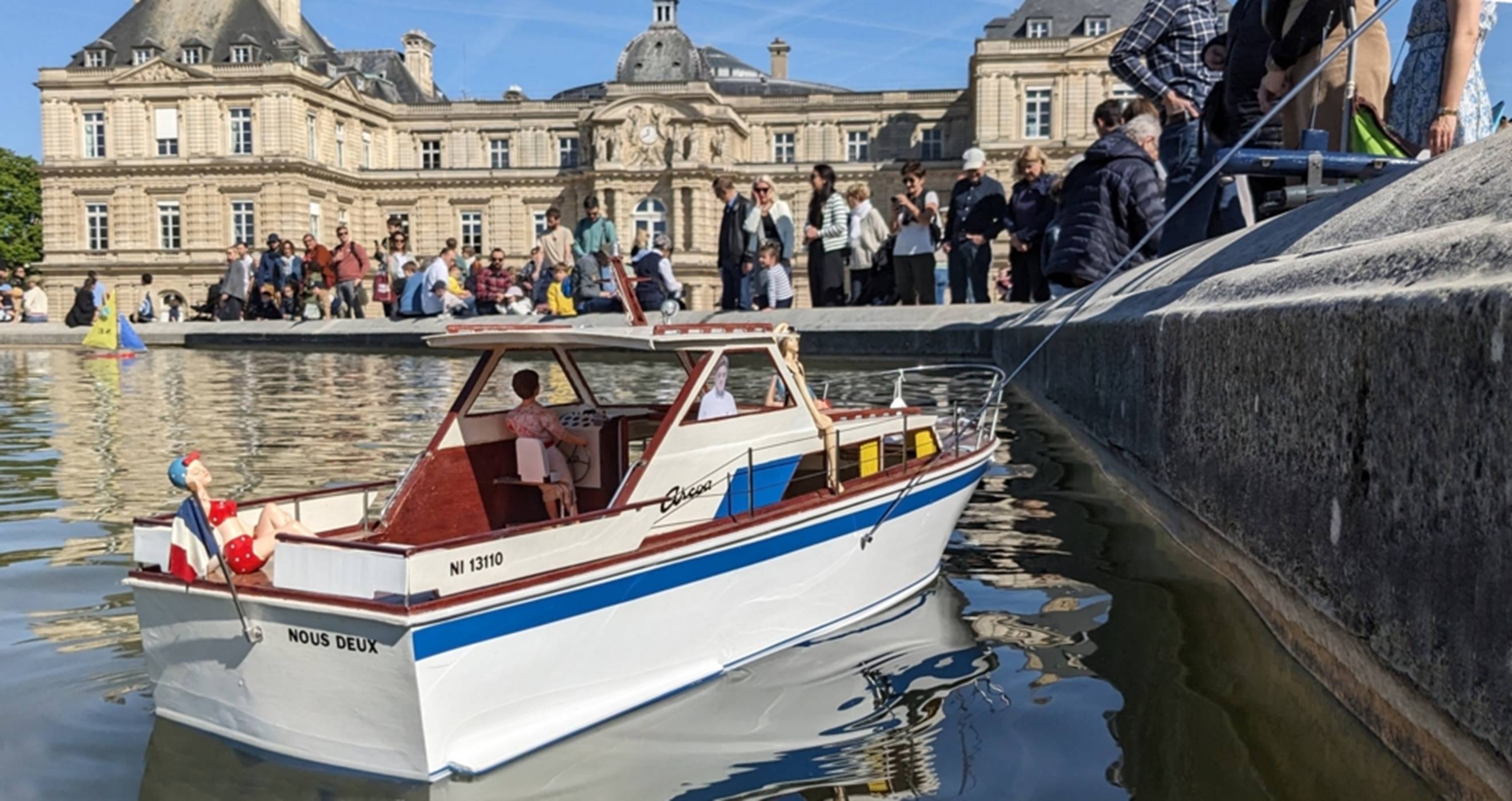 Club nautique du luco jardin du Luxembourg Paris pond boat
