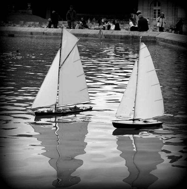 Club nautique du luco jardin du Luxembourg Paris pond boat