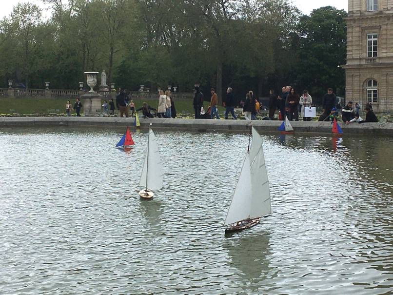 Club nautique du luco jardin du Luxembourg Paris pond boat