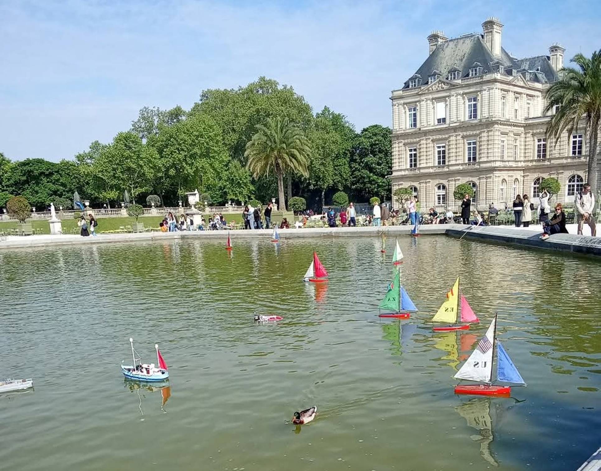 Club nautique du luco jardin du Luxembourg Paris pond boat