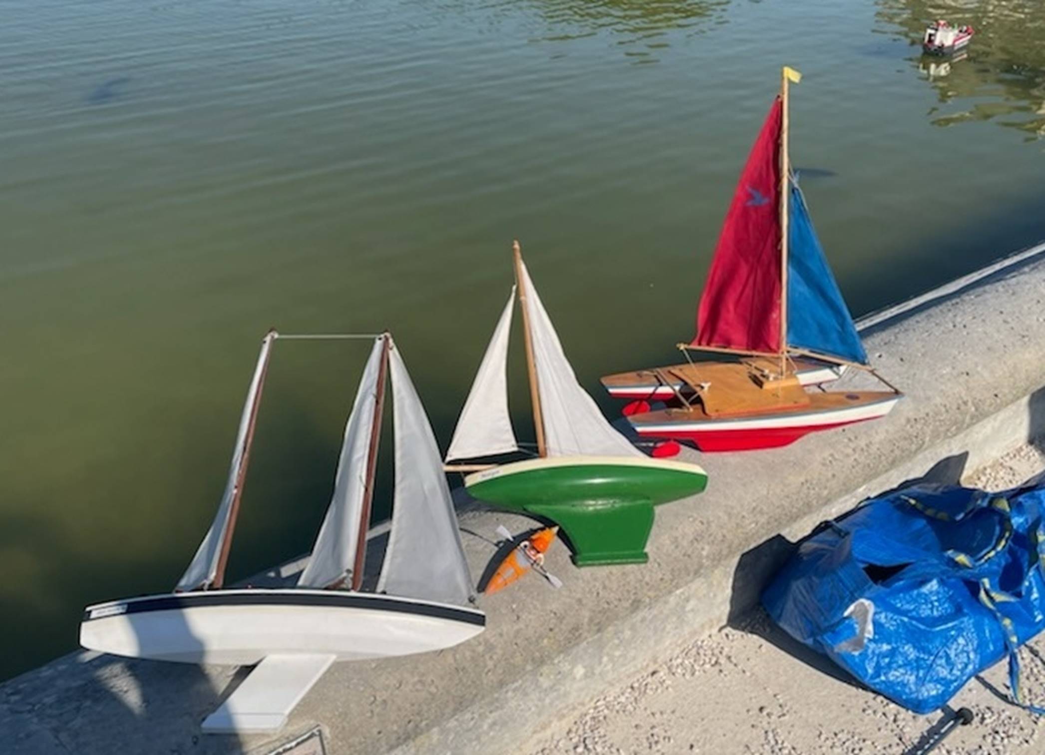 Club nautique du luco jardin du Luxembourg Paris pond boat