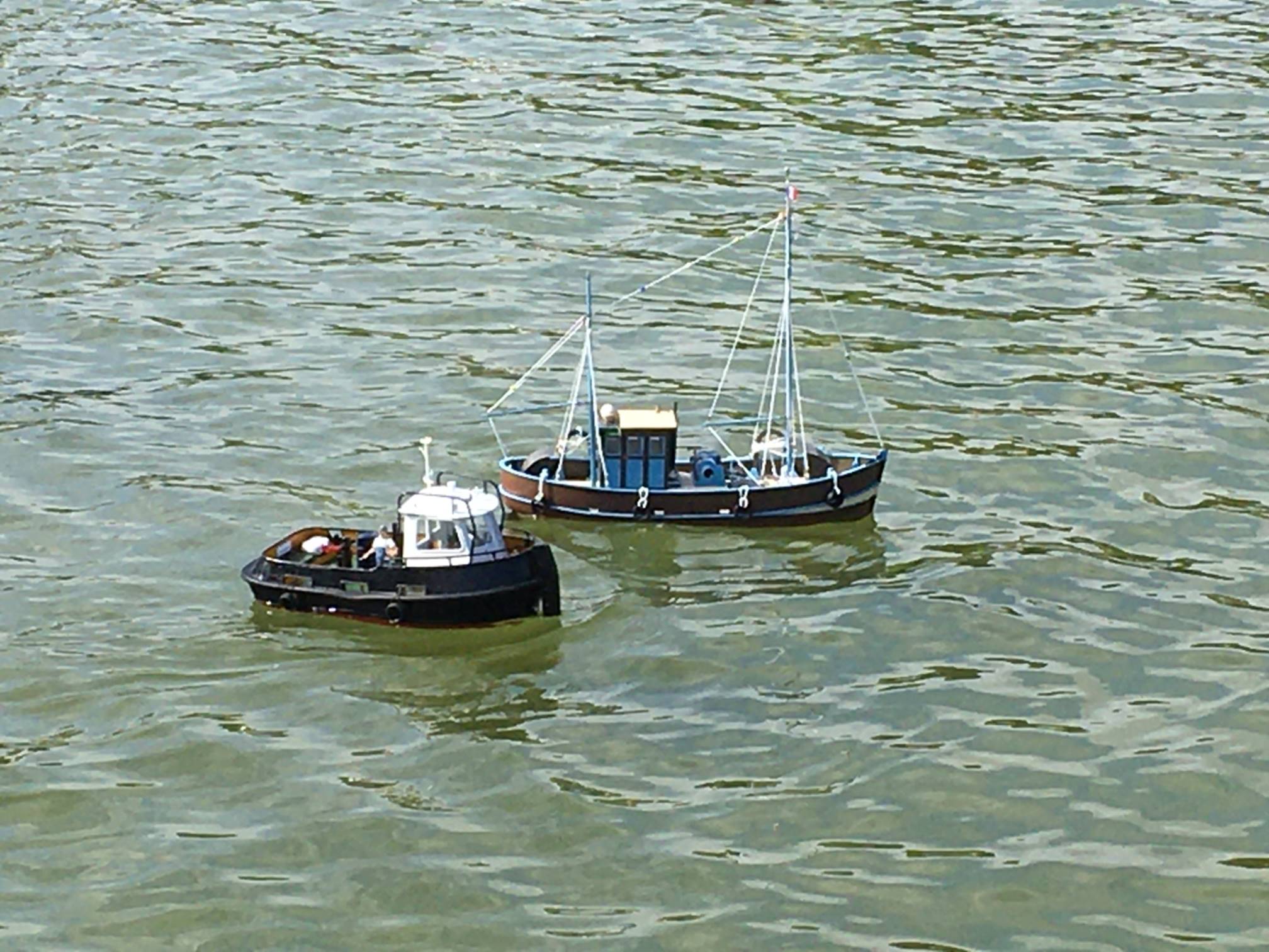 Club nautique du luco jardin du Luxembourg Paris pond boat