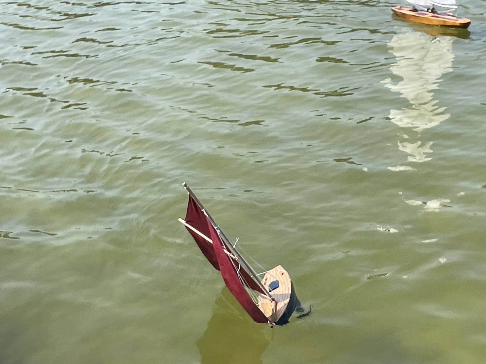 Club nautique du luco jardin du Luxembourg Paris pond boat